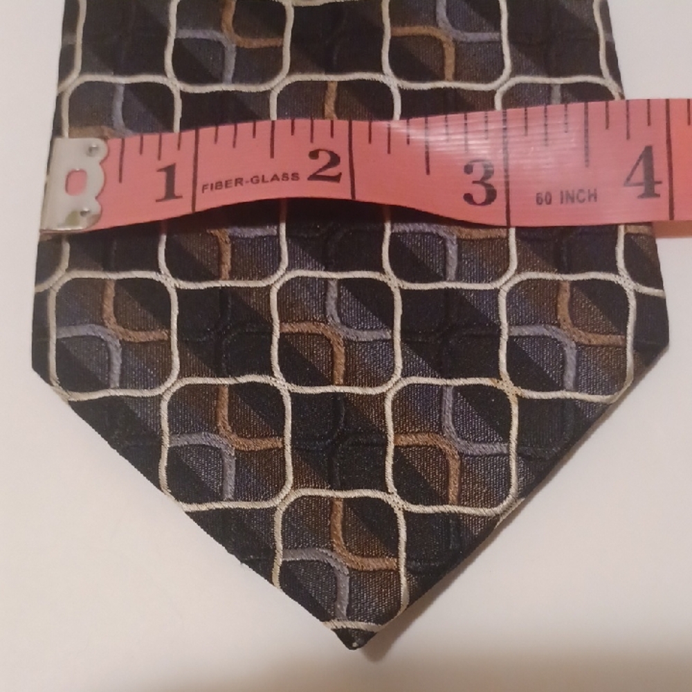 PAUL DIONE Sophisticated Black and Brown Geometric100% Silk Tie. - Picture 6 of 9